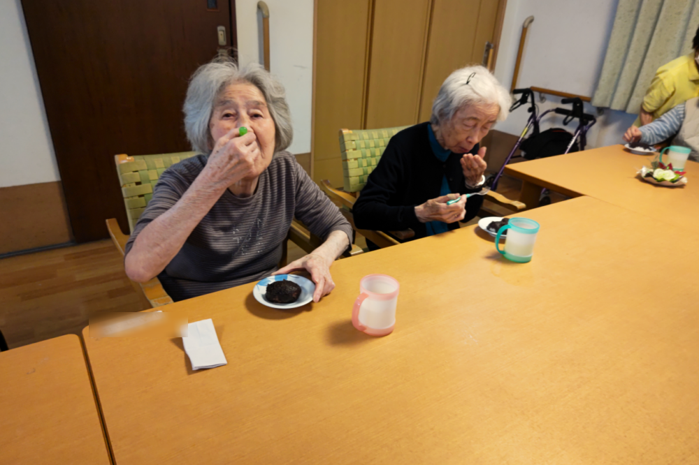 静岡市清水区グループホーム_おはぎ作り＆お誕生会