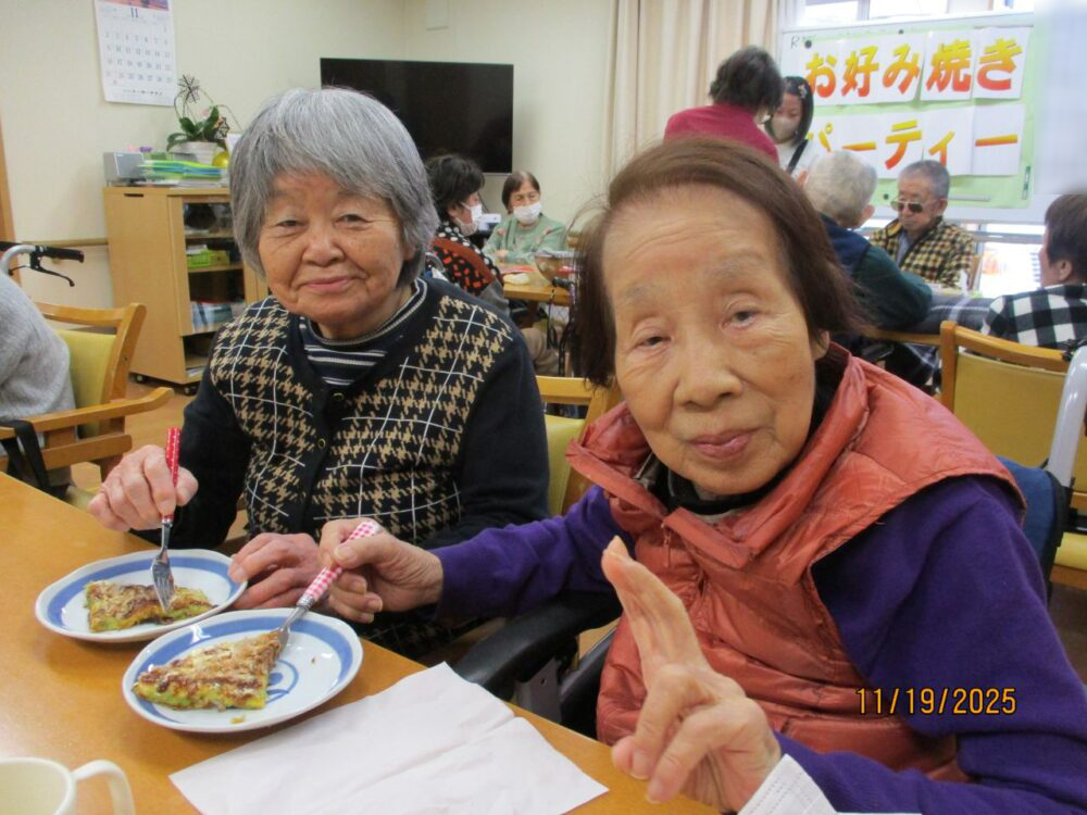 西奈小規模多機能 おやつにお好み焼き