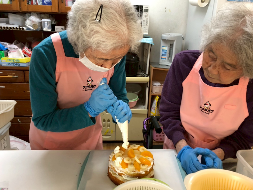 静岡市清水区グループホーム_おはぎ作り＆お誕生会