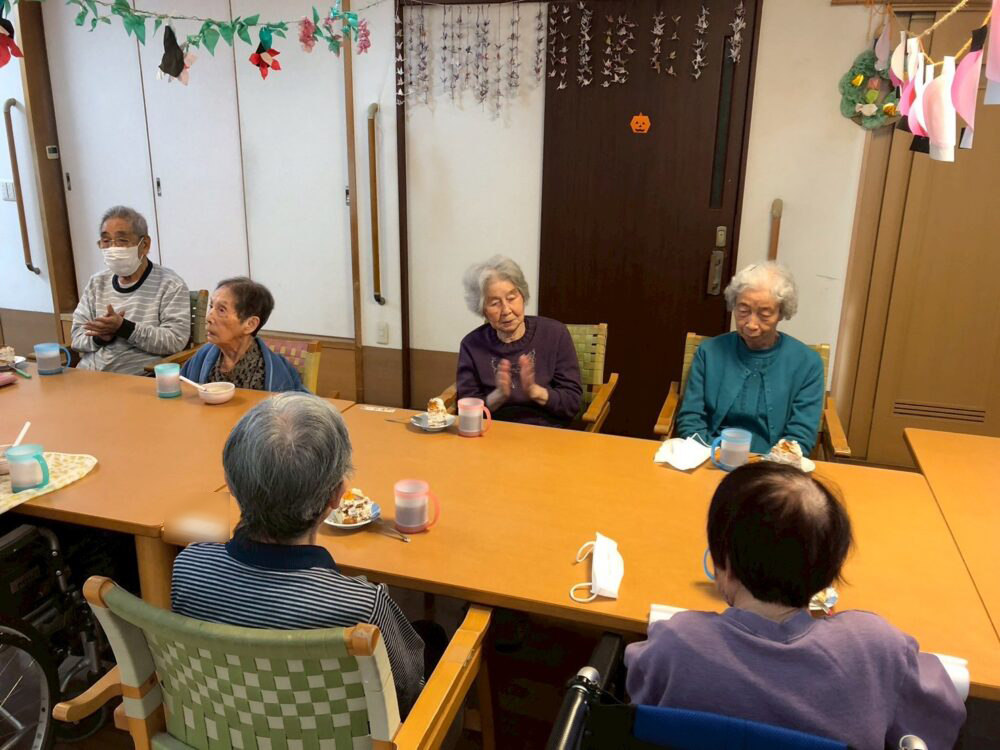 静岡市清水区グループホーム_おはぎ作り＆お誕生会