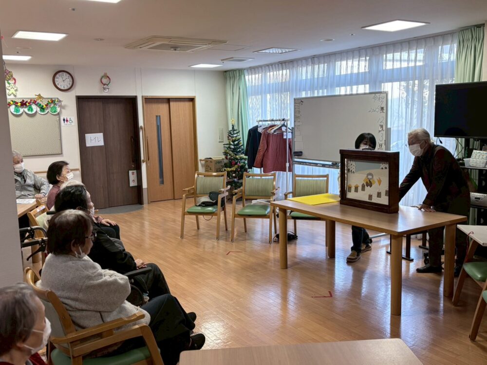 富士市グループホーム_折り紙教室2025.12.3