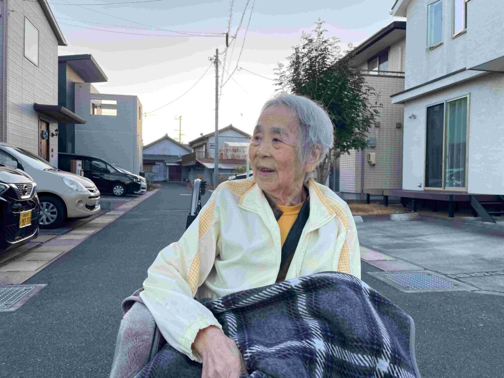 八幡グループホーム 「晴れた日の過ごし方」