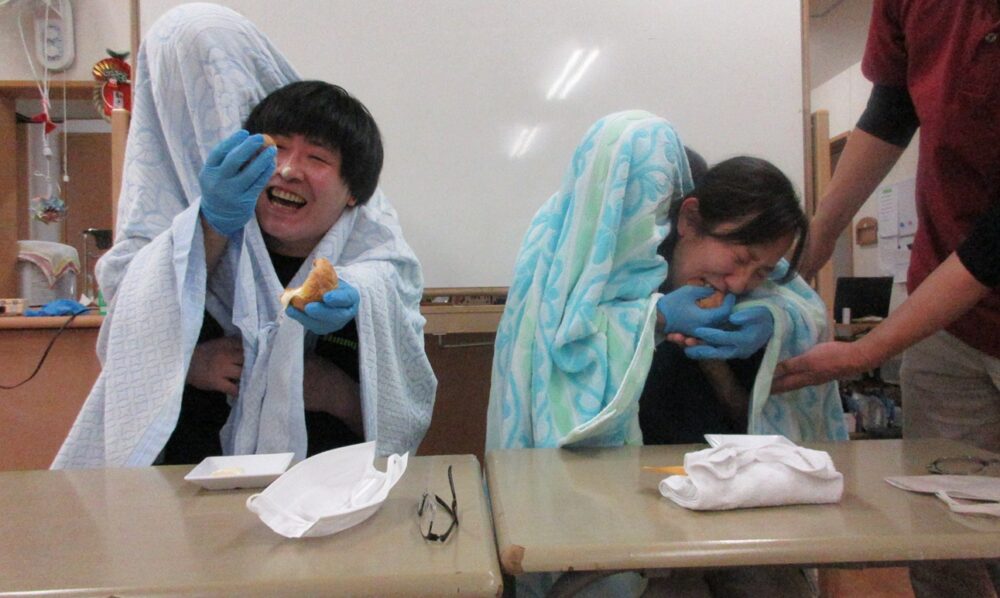 静岡市葵区老人ホーム_新年のすごろく大会