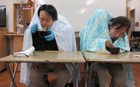 静岡市葵区老人ホーム_新年のすごろく大会