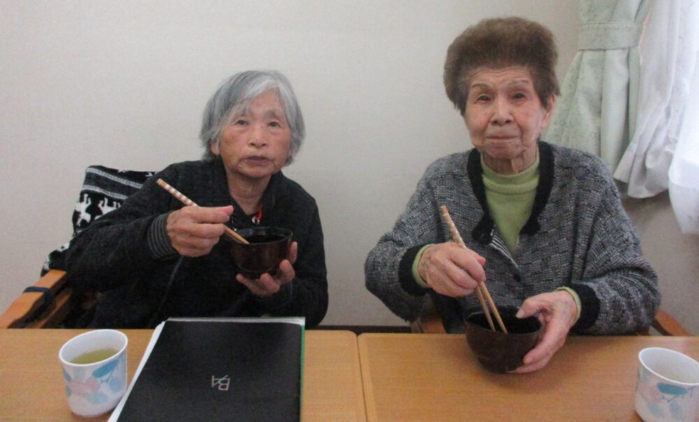 静岡市葵区老人ホーム_新年のすごろく大会