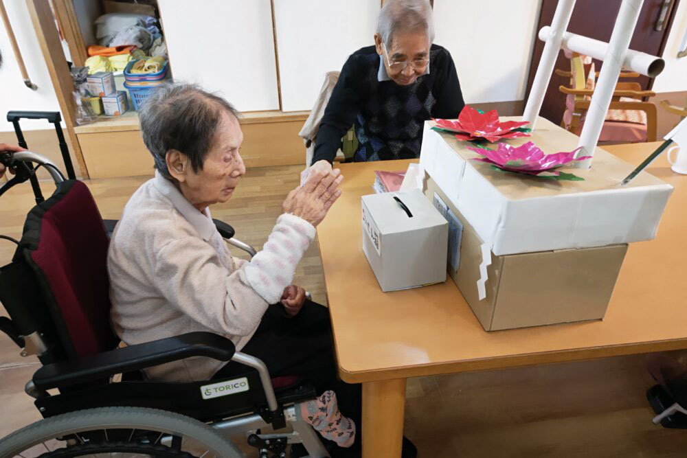 静岡市清水区老人ホーム_書初め&初詣