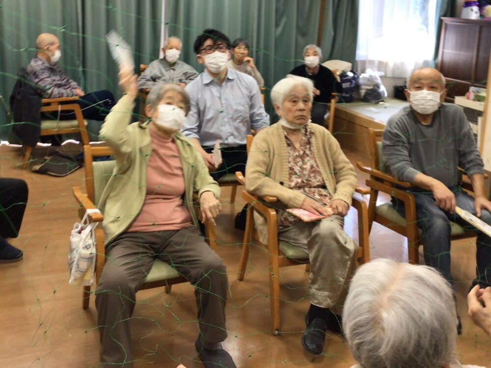 静岡市清水区老人ホーム_小規模多機能　羽根つき大会