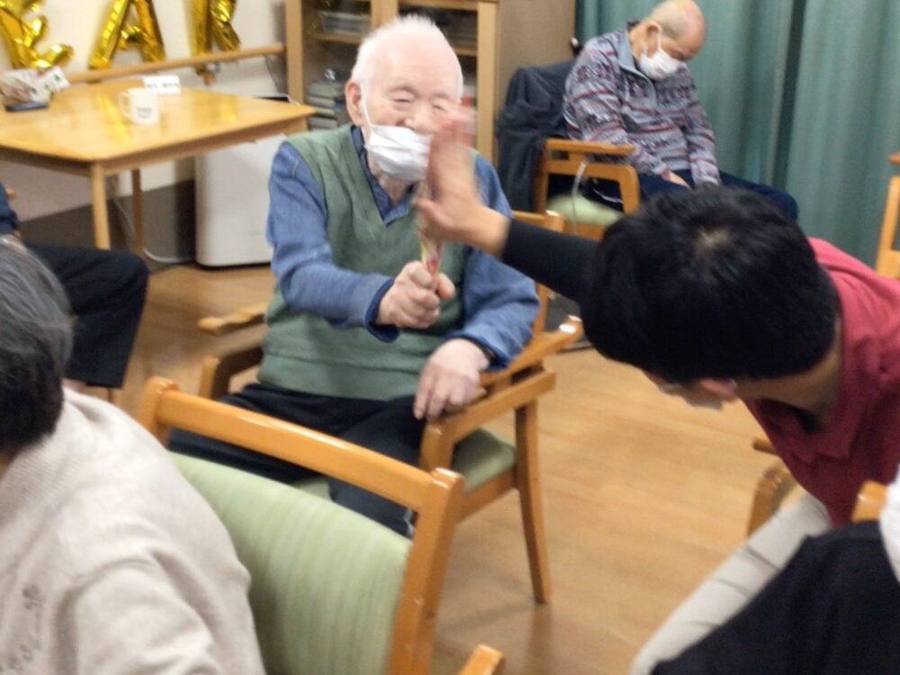 静岡市清水区老人ホーム_小規模多機能　羽根つき大会