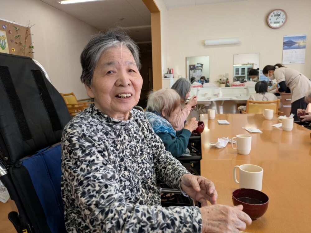 静岡市葵区老人ホーム_~鏡開き~ 白玉ぜんざい作り