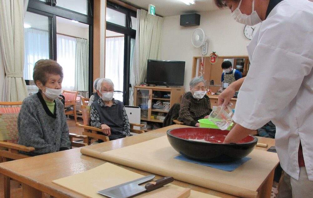 静岡市葵区老人ホーム_新年のすごろく大会