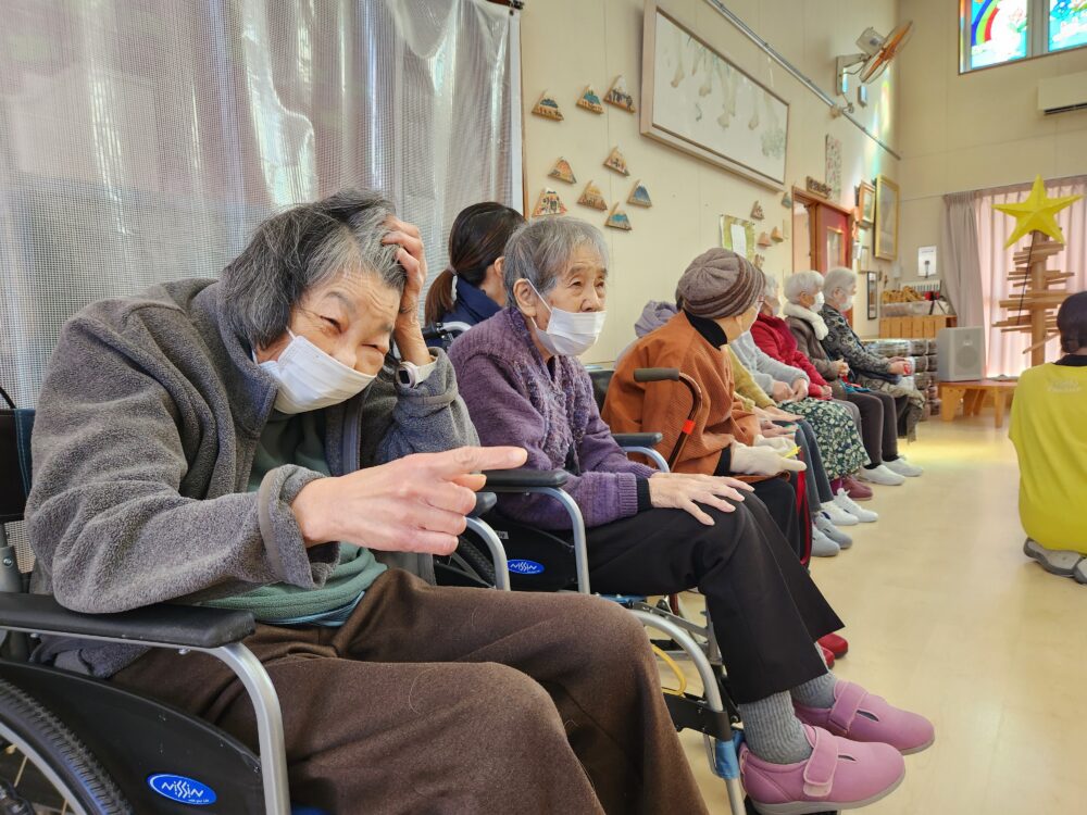 藤枝市老人ホーム_お誕生日会に招待