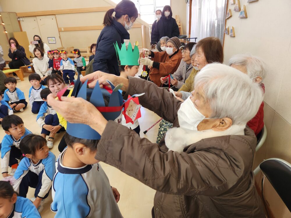 藤枝市老人ホーム_お誕生日会に招待
