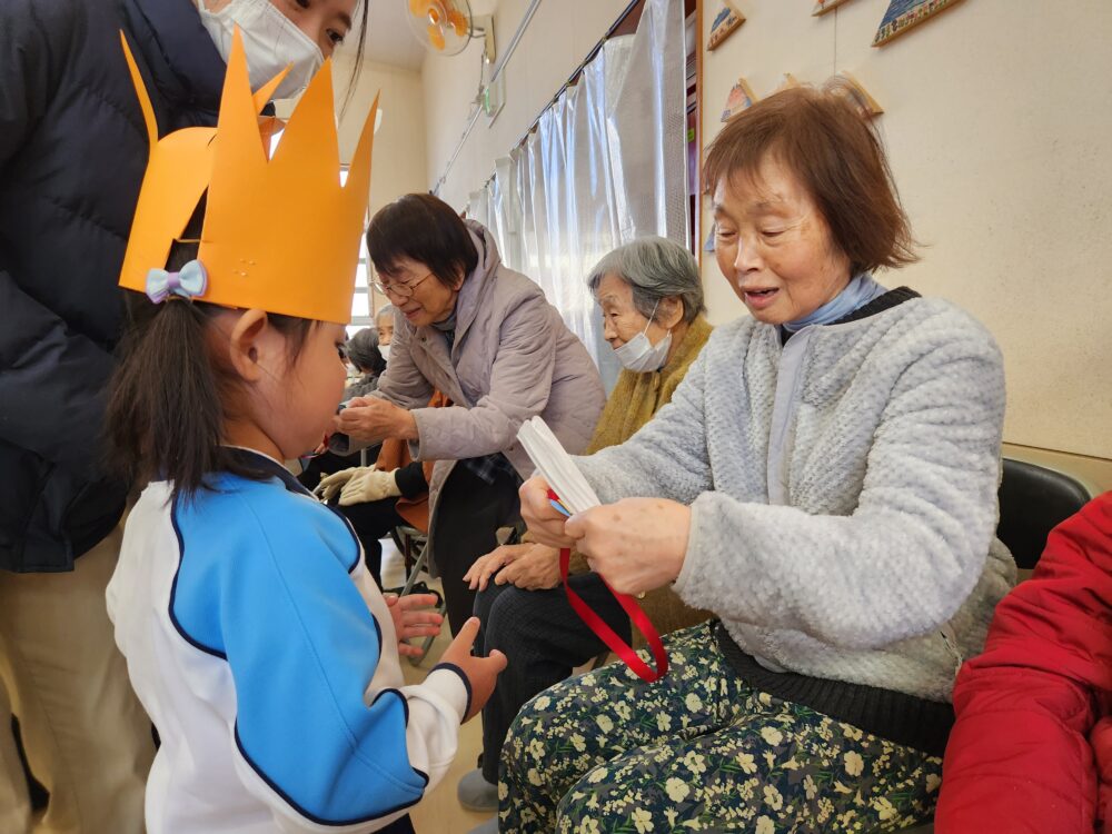 藤枝市老人ホーム_お誕生日会に招待
