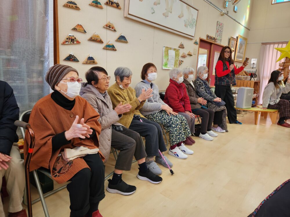 藤枝市老人ホーム_お誕生日会に招待