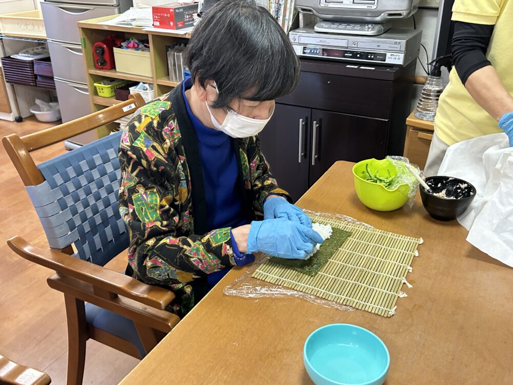 八幡小規模 恵方巻作り