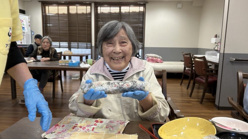 島田東グループホーム　恵方巻き・ちらし寿司作り